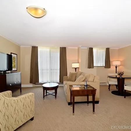 Hotel At Bay 3*