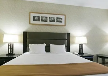 Express & Airport By Ihg Hotel Ottawa