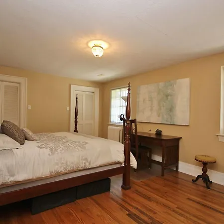 The Ambassador Guest house Ottawa