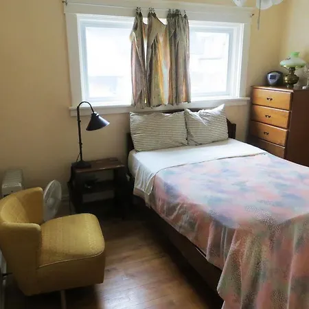 Bed & Breakfast Downtown 3*