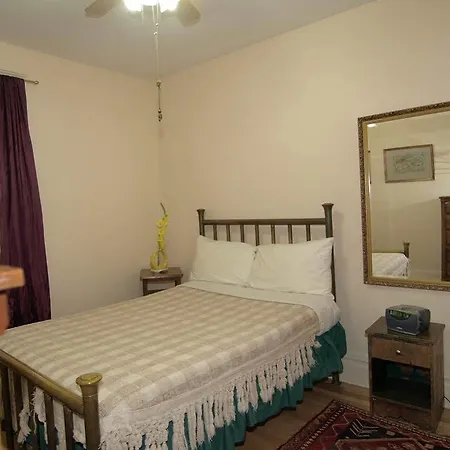Downtown 3*