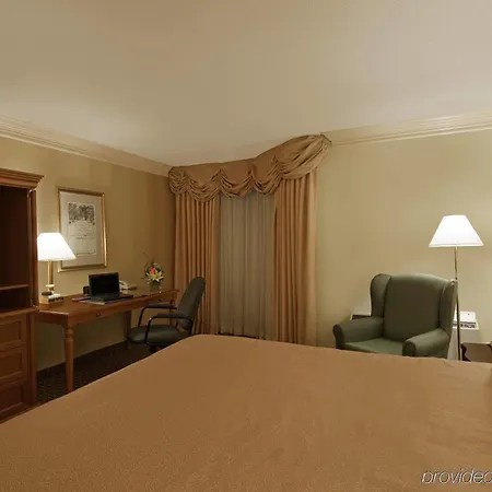 Hotel East By Ihg 4*