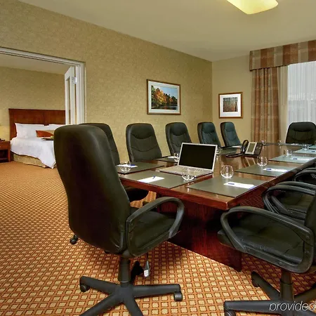 Hotel Hilton Garden Airport