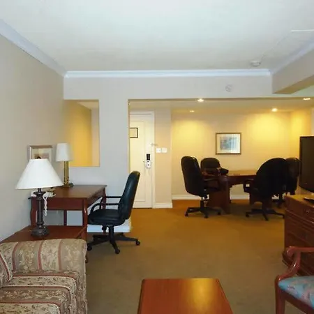 Capital Hill & Hotel 3*