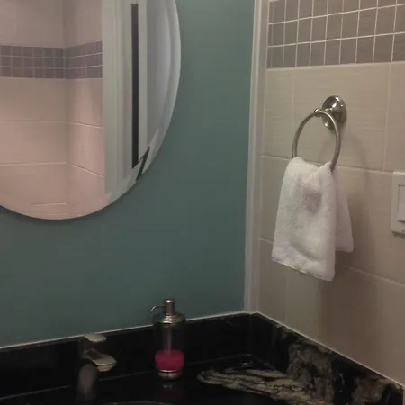 Capital Hill & 3* Ottawa