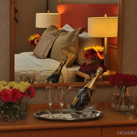 Cartier Place Hotel