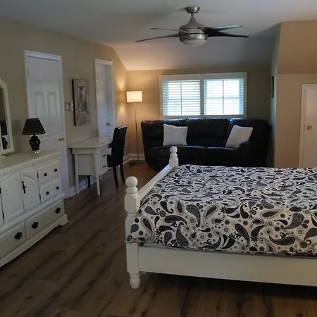 Bed & Breakfast East Eden Ottawa