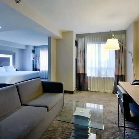 Doubletree By Hilton Downtown Hotel