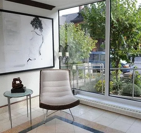Bostonian Executive Suites Hotel 3*