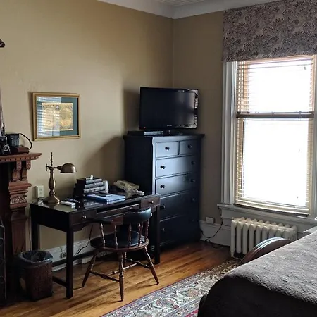 Mcgee's Bed & Breakfast 3*