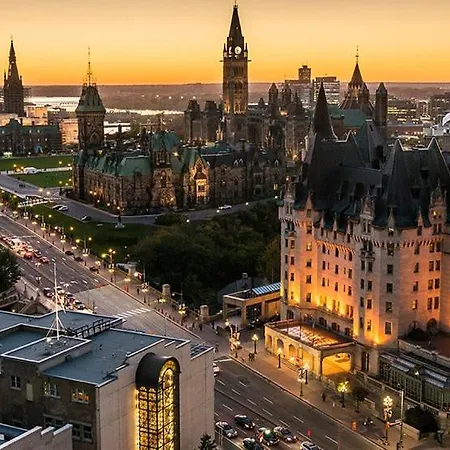 Apartment Bringing Sunshine Into Your ❤. Downtown Retreat Ottawa