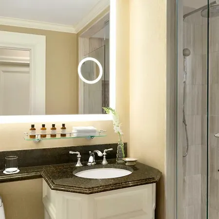 Fairmont Chateau Laurier Gold Experience Hotel 5*
