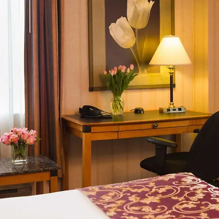 Lord Elgin 4*