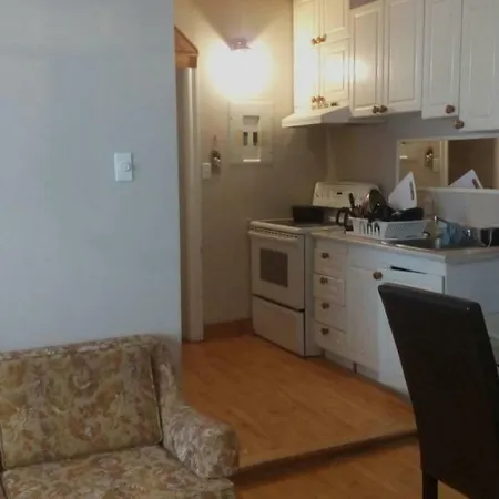Downtown Rideau Canal Glebe Guest house