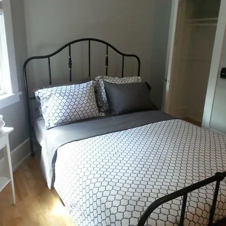 Beautiful, Clean, Quiet 2 Br-in Downtown Ottawa. Parking, Wifi And Netflix Included *