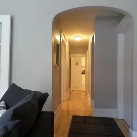 Beautiful, Clean, Quiet 2 Br-in Downtown Ottawa. Parking, Wifi And Netflix Included