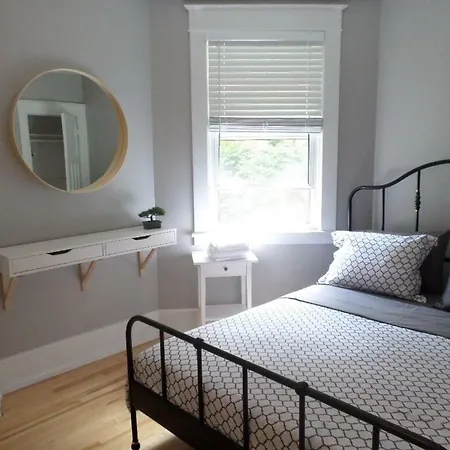 Beautiful, Clean, Quiet 2 Br-in Downtown Ottawa. Parking, Wifi And Netflix Included Ottawa