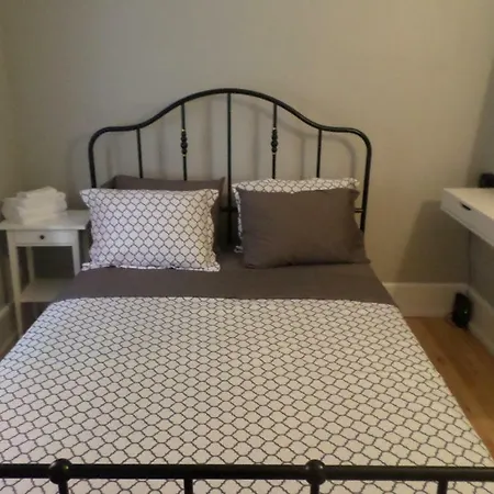 Apartment Beautiful, Clean, Quiet 2 Br-in Downtown Ottawa. Parking, Wifi And Netflix Included Ottawa