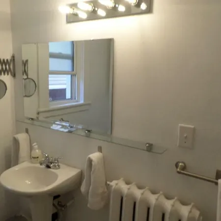 Beautiful, Clean, Quiet 2 Br-in Downtown Ottawa. Parking, Wifi And Netflix Included Ottawa