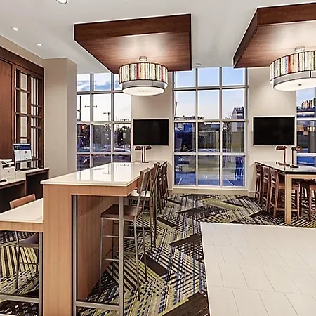 Express & Downtown East By Ihg Hotel