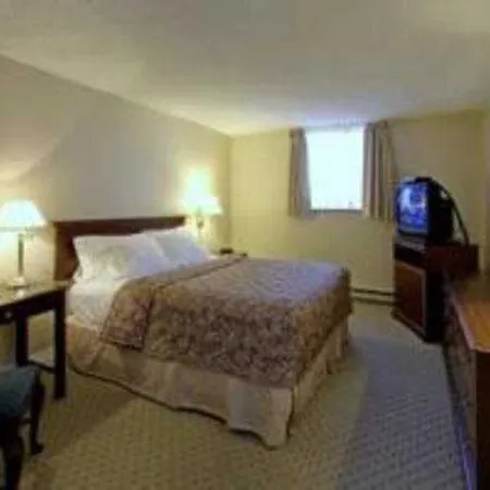 Hotel At Bay Ottawa