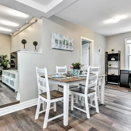 Modern/stylish 2br - Free Parking - Near Downtown! Apartment