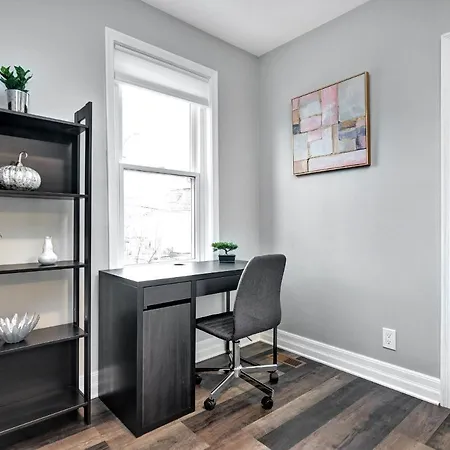 Modern/stylish 2br - Free Parking - Near Downtown! Apartment *