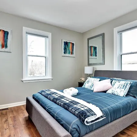 Modern/stylish 2br - Free Parking - Near Downtown! * Ottawa