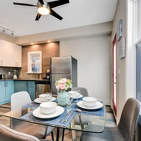 Modern / Renovated 1br Near Downtown Ottawa! Apartment
