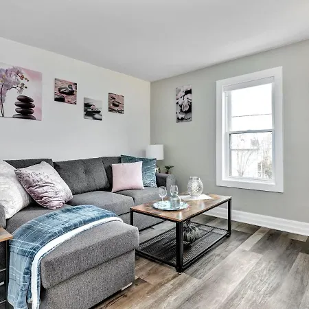 Modern/stylish 2br - Free Parking - Near Downtown! Apartment *