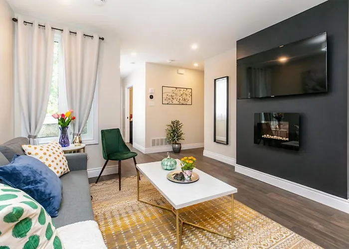 Luxury 1Br With King Bed - Steps From Byward Market!