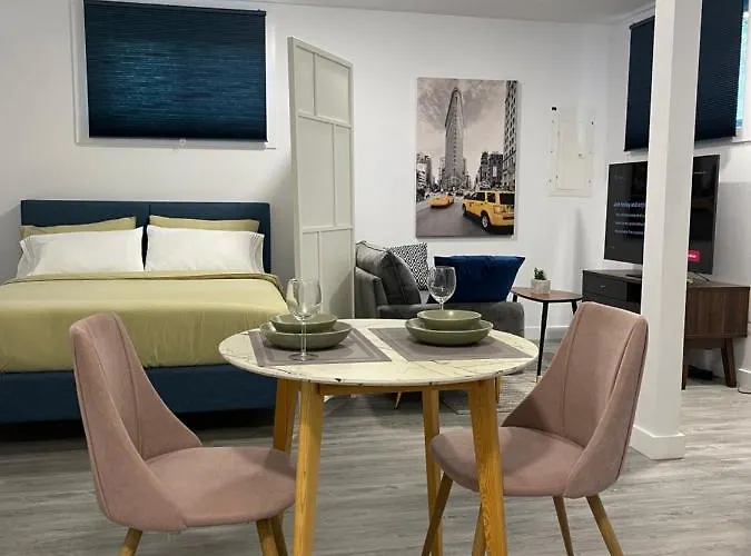 Cozy Modern Studio With Free Parking Onsite