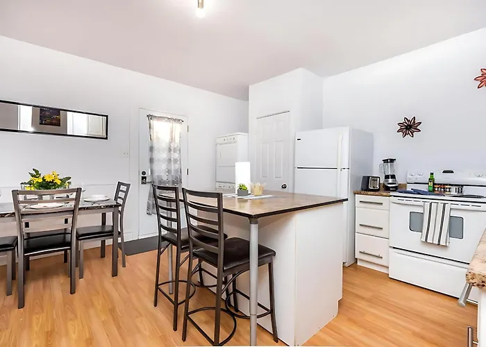 Pet-Friendly Apartment - Steps To Rideau Centre