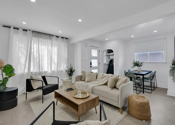 Modern 2Br Apt Near Downtown Ottawa Free Parking