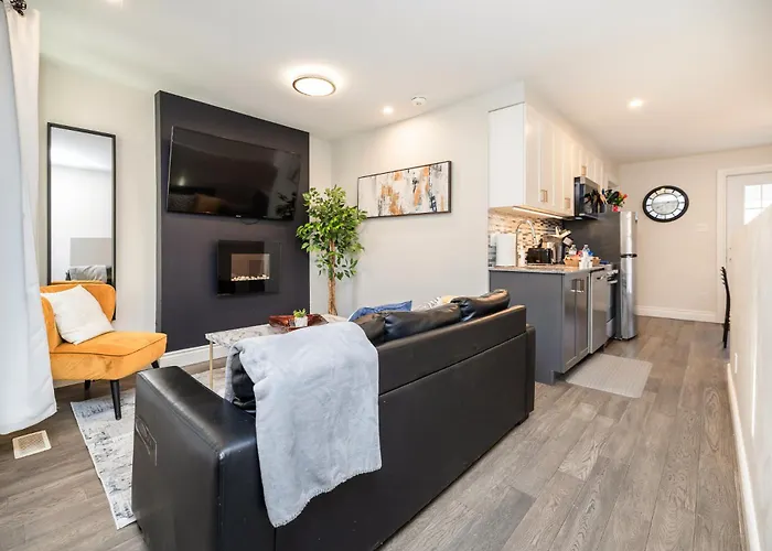 Pet-Friendly 2Br Condo - Near University