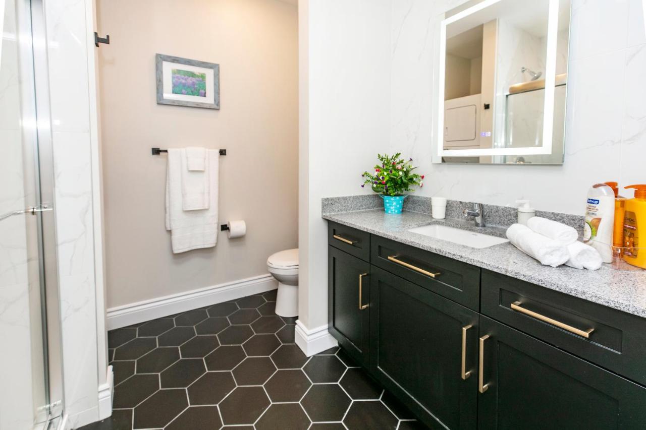 Luxury 2br With King Bed - Steps From Byward Market! Apartment *