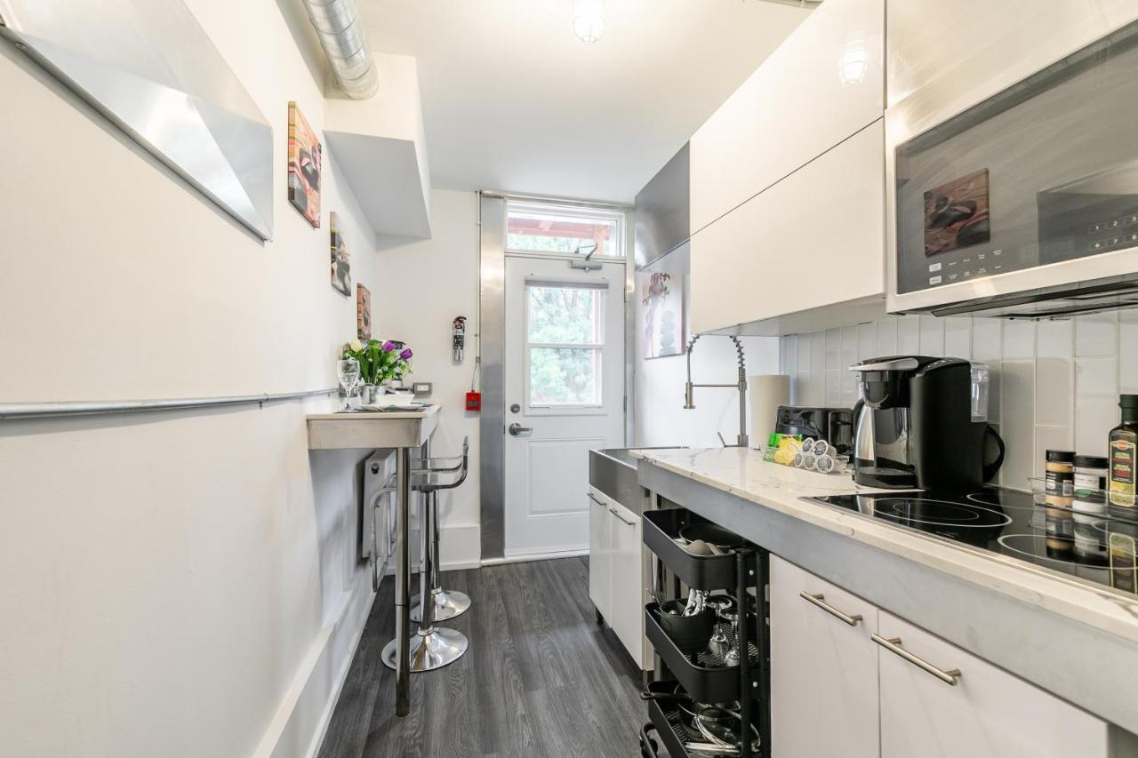 Apartment Prime Location - Upscale 1br Steps From Byward Market!