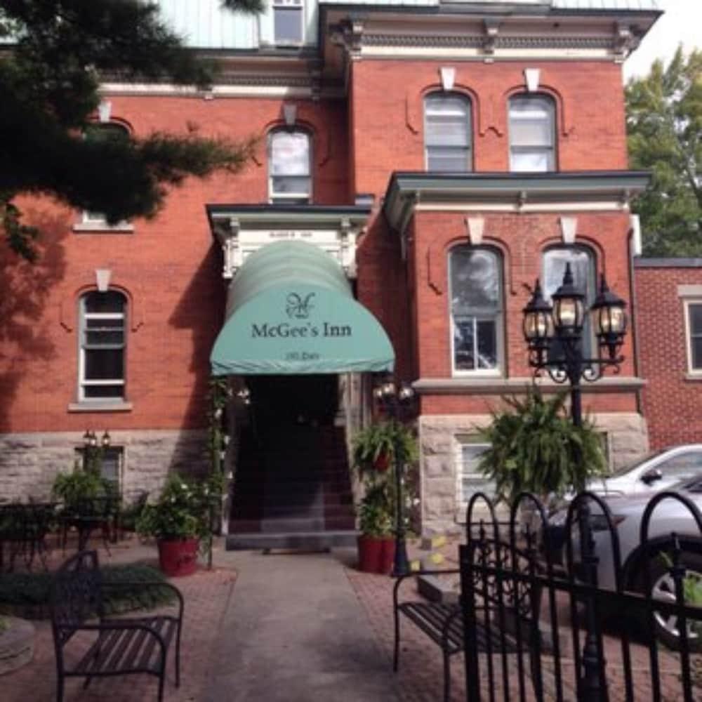 Mcgee's Bed & Breakfast 3*