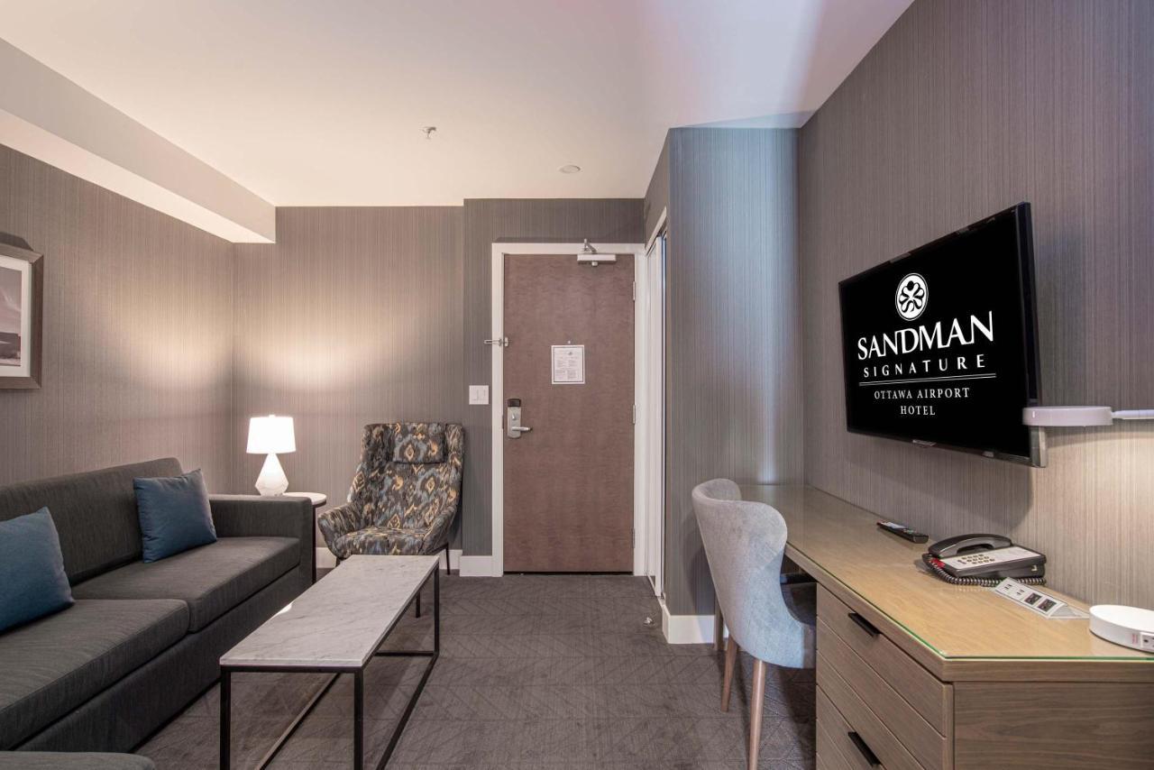 Hotel Sandman Signature Airport Ottawa