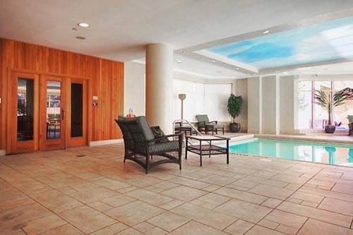 Corporate 50 Laurier Splendid * Ottawa