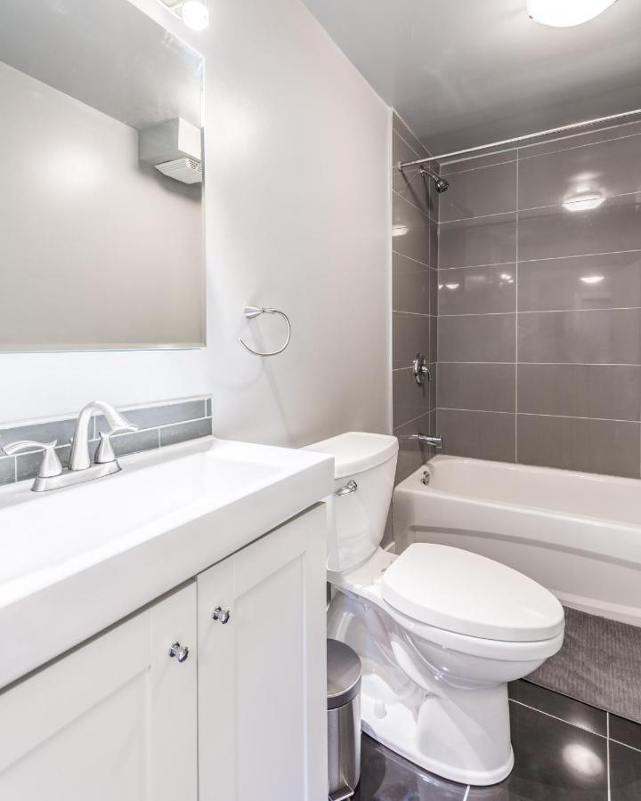 Two Bedroom Town-house 10 Min To Downtown Ottawa