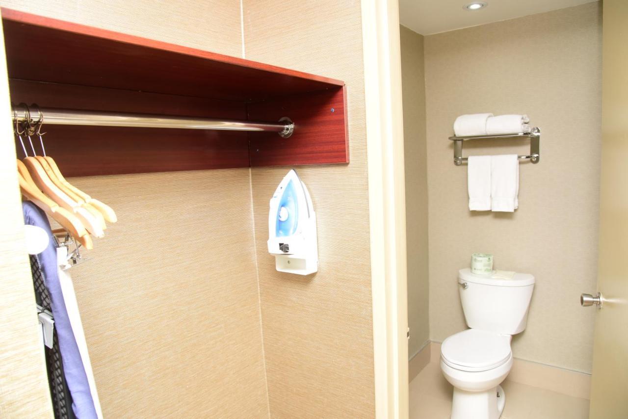 Days By Wyndham Hotel Ottawa