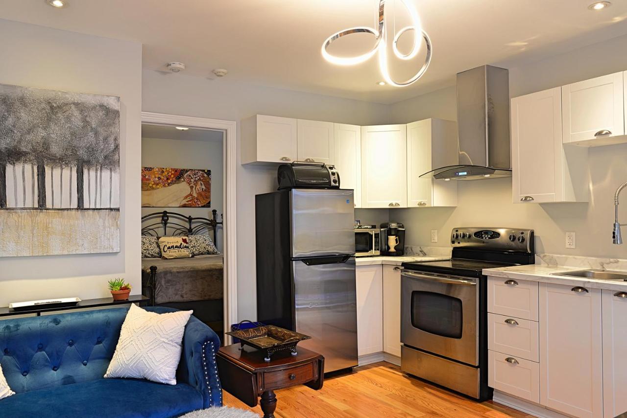 Downtown Executive Retreat With Private Balcony Near Bank Street - Sleep Max 2 Ottawa