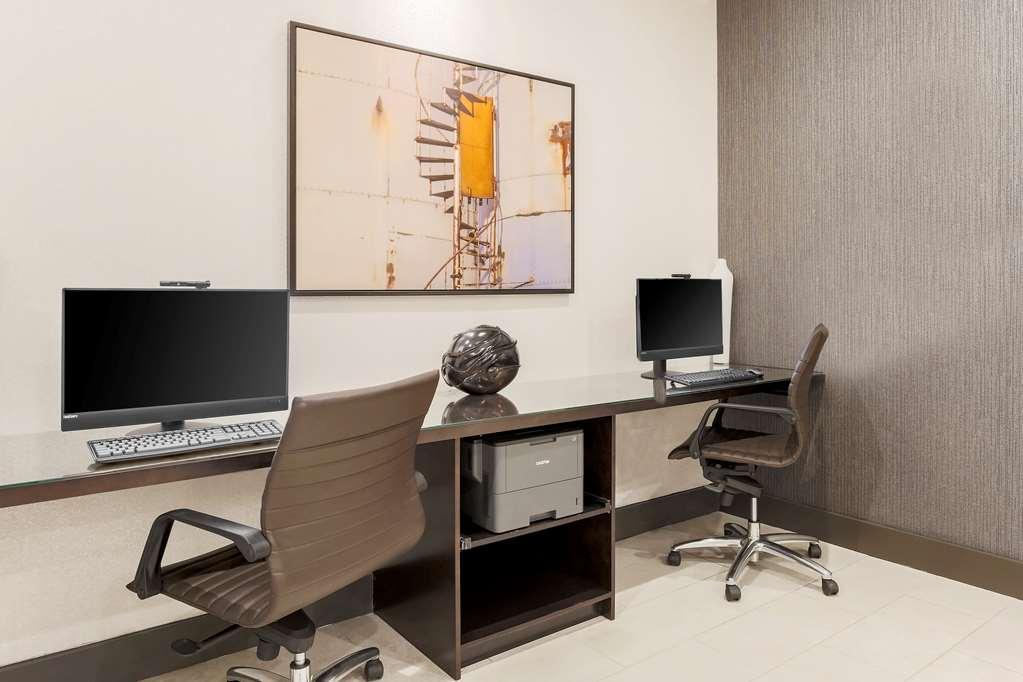 Hyatt Place West Hotel 3*