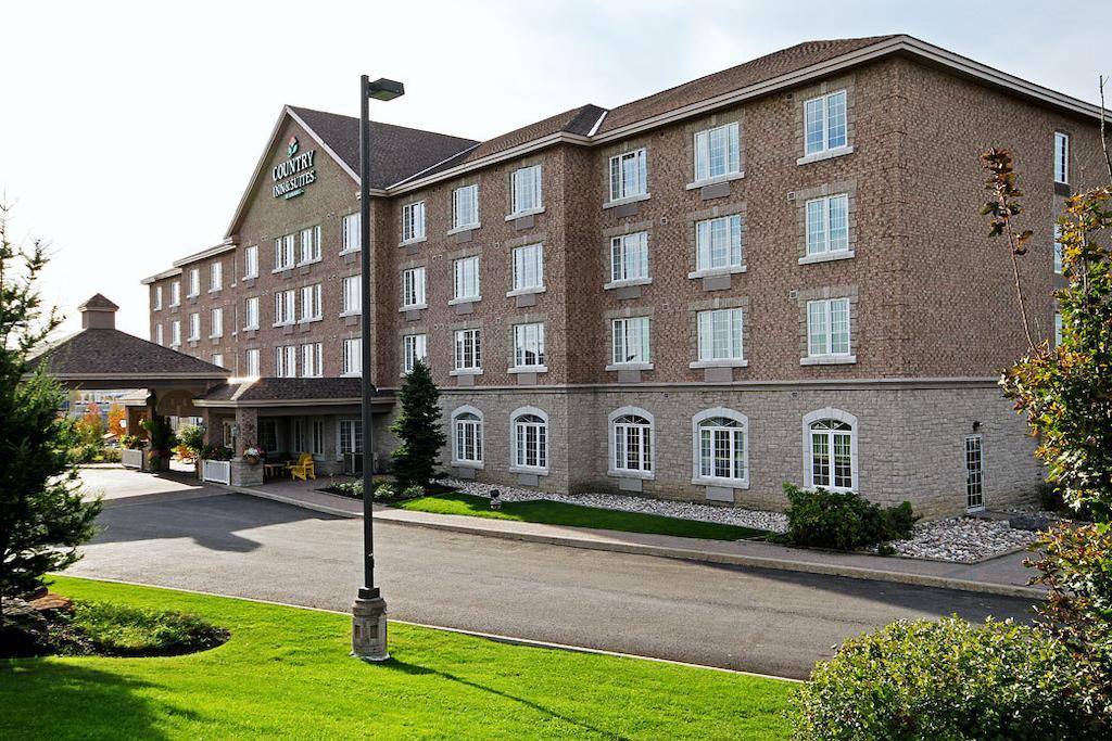 Hotel Fairfield & By Marriott Kanata 3*