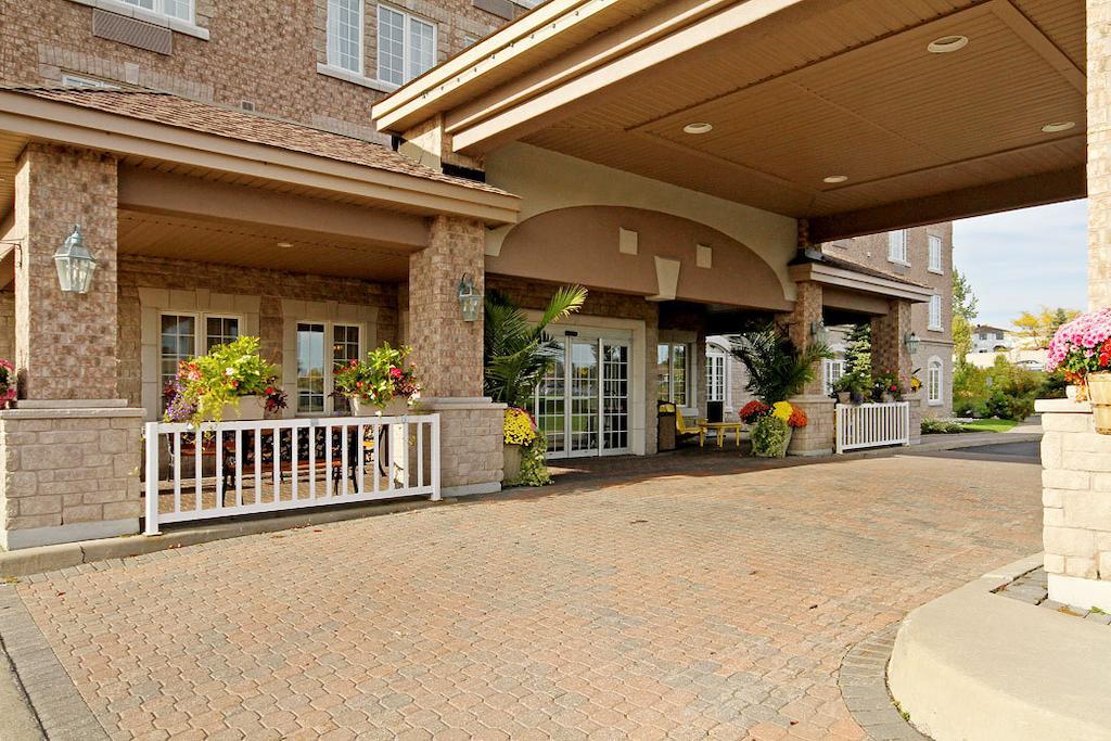 Fairfield & By Marriott Kanata Hotel 3*