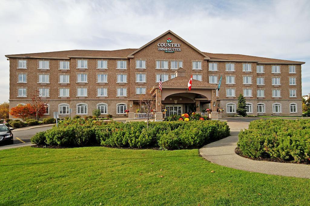 Fairfield & By Marriott Kanata Hotel