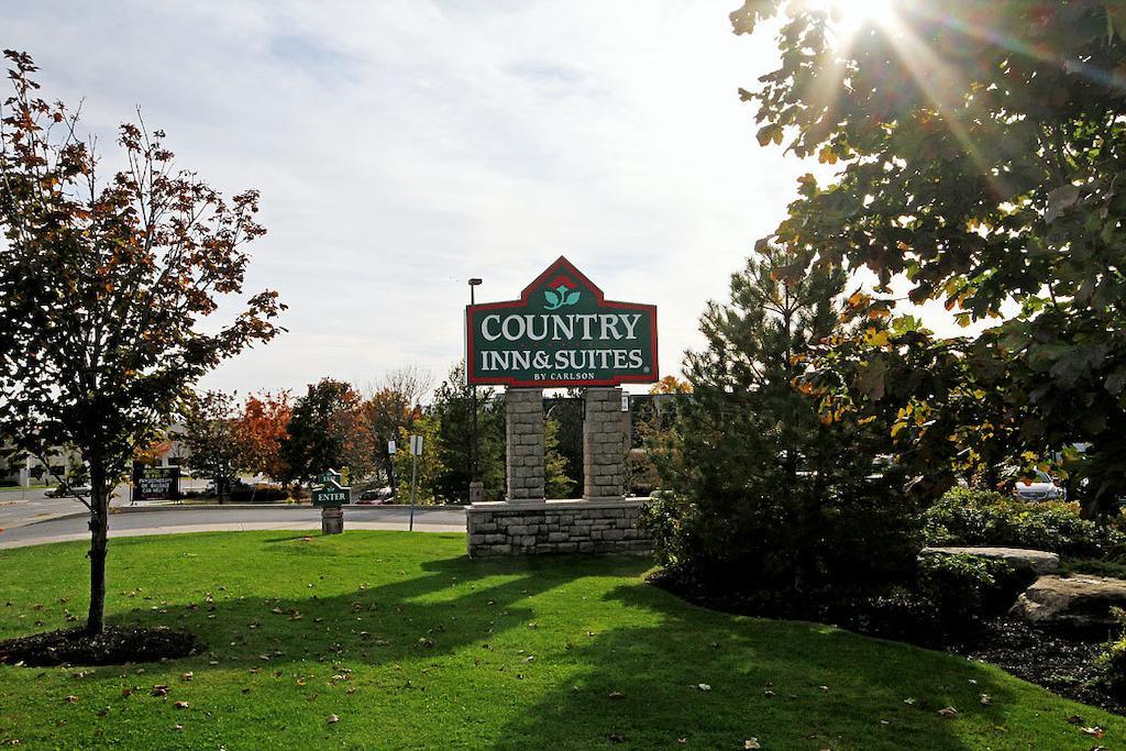 Hotel Fairfield & By Marriott Kanata 3*