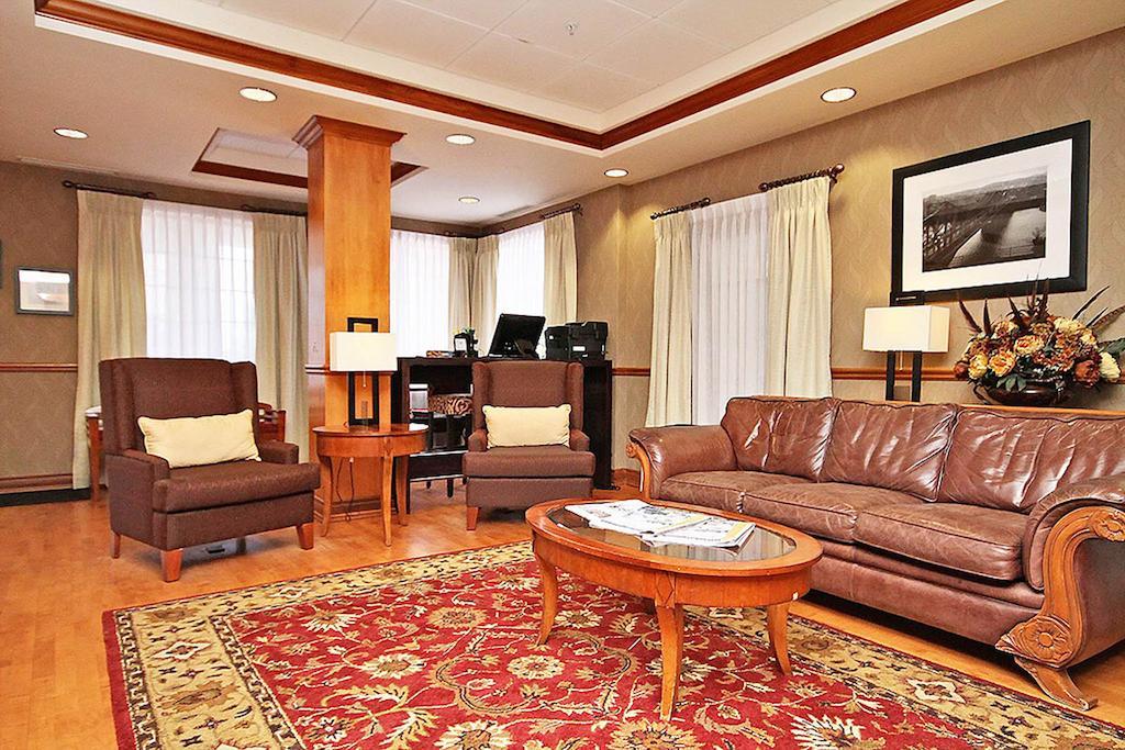 Hotel Fairfield & By Marriott Kanata