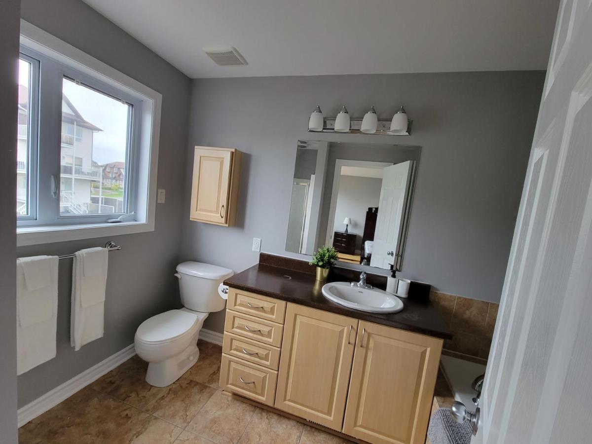 Cozy 3 Bedroom Town House 20 Min From Down Town And Airport Apartment Ottawa
